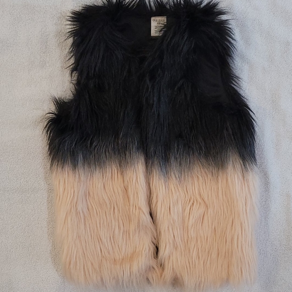 Girls 5T Furry Pink/Peach Colored Vest - Picture 1 of 8